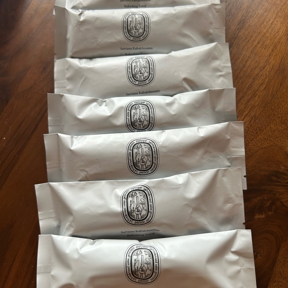 Diptyque Skincare Refreshing Towels